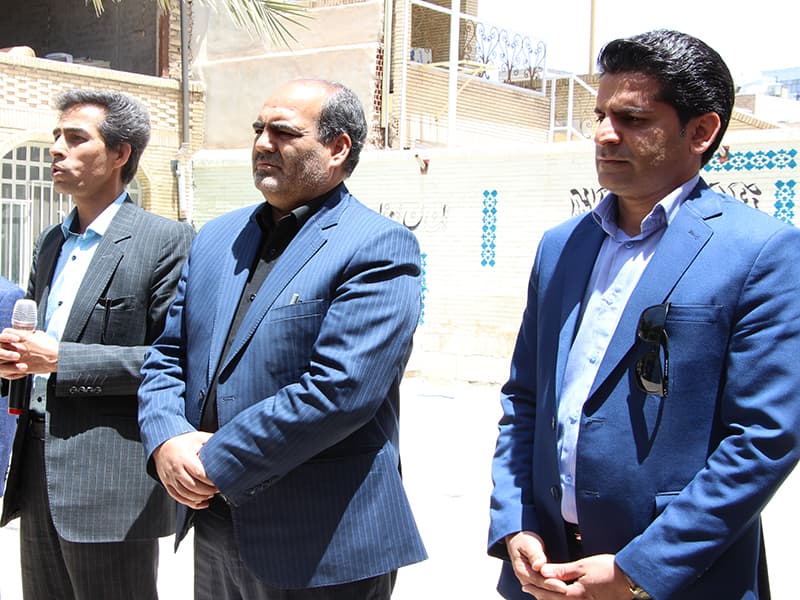 تقدیر از دانش آموزان با حضور معاون متوسطه اداره و کارشناس مسئول آموزش متوسطه 