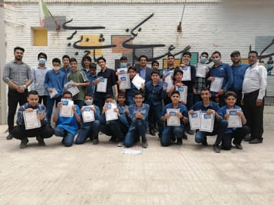 تقدیر از دانش آموزان برتر 