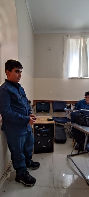 ساخت اسپیکر قابل حمل توسط دانش آموز سال هفتم امیرحسین رجایی