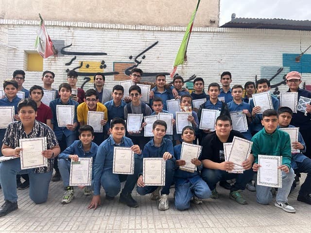 تجلیل از دانش آموزان